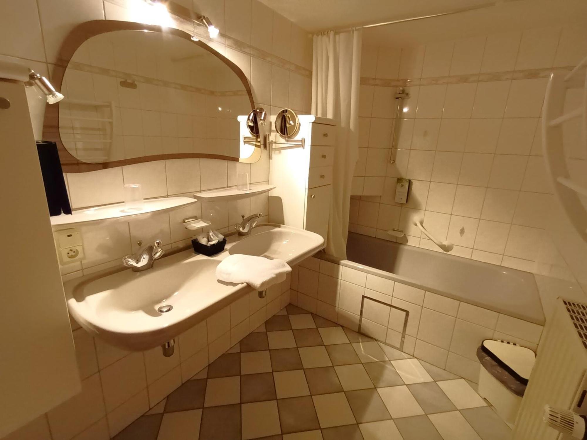 Hotel Francorchamps Pitlane Lodge Екстер'єр фото